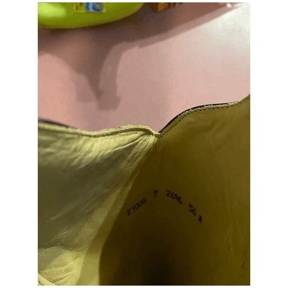 Corral Red Crimson distressed snip toe boots - Picture 5 of 7